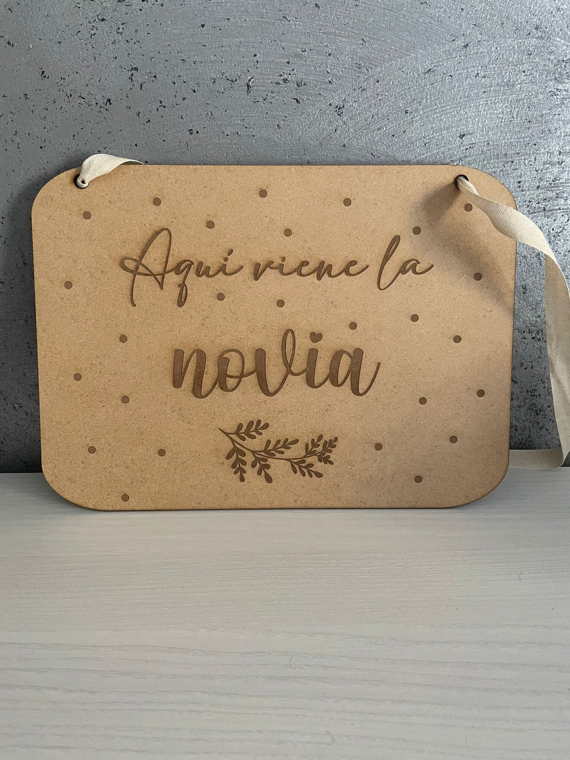 Cartel AQUÍ VIENE LA NOVIA - 1